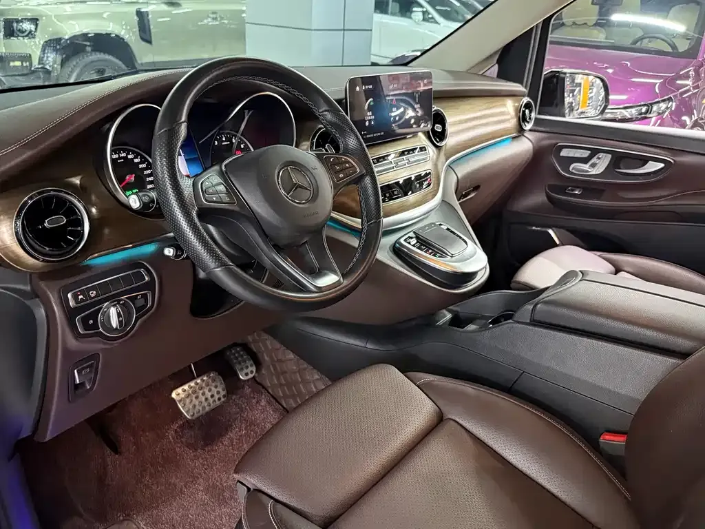 Mercedes-Benz V-Class — фото 8