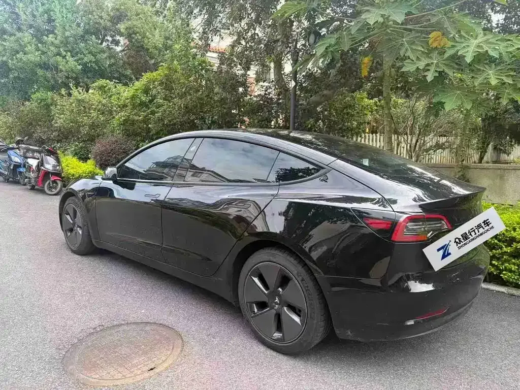 Tesla Model 3 — фото 8
