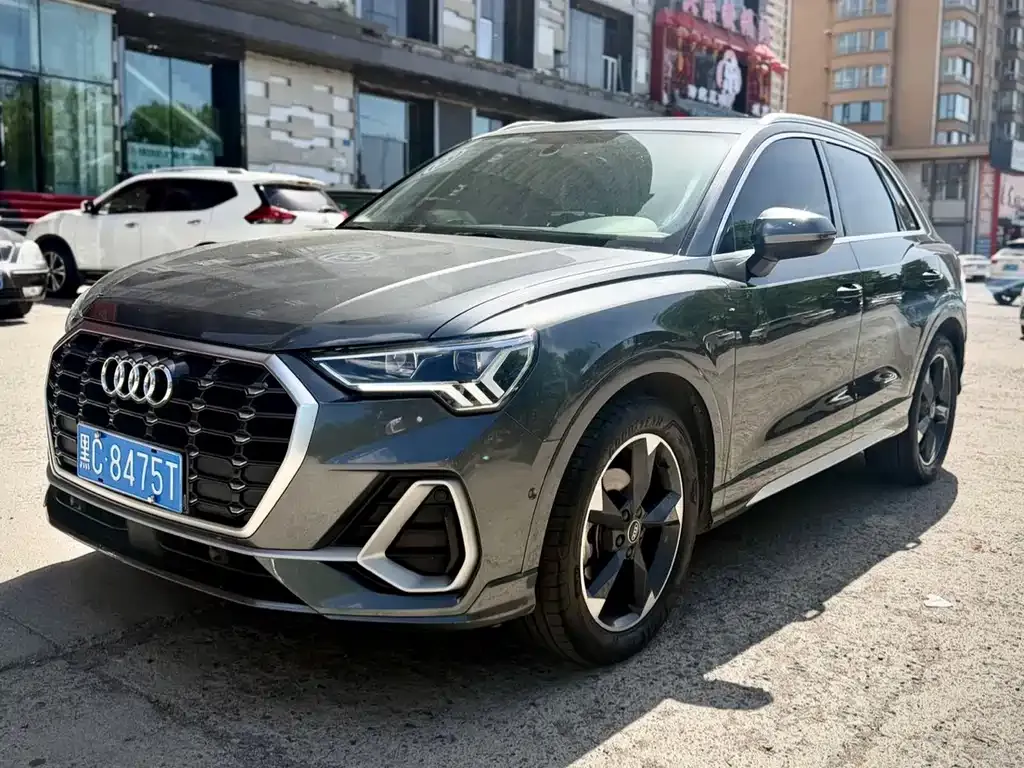 Audi Q3 — фото 1