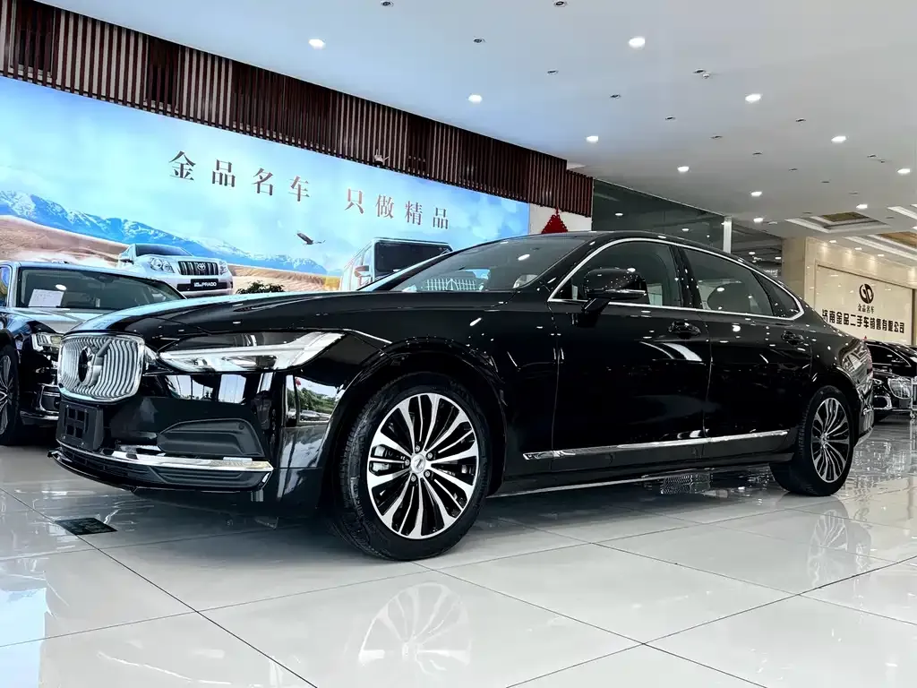 Volvo S90 — фото 1