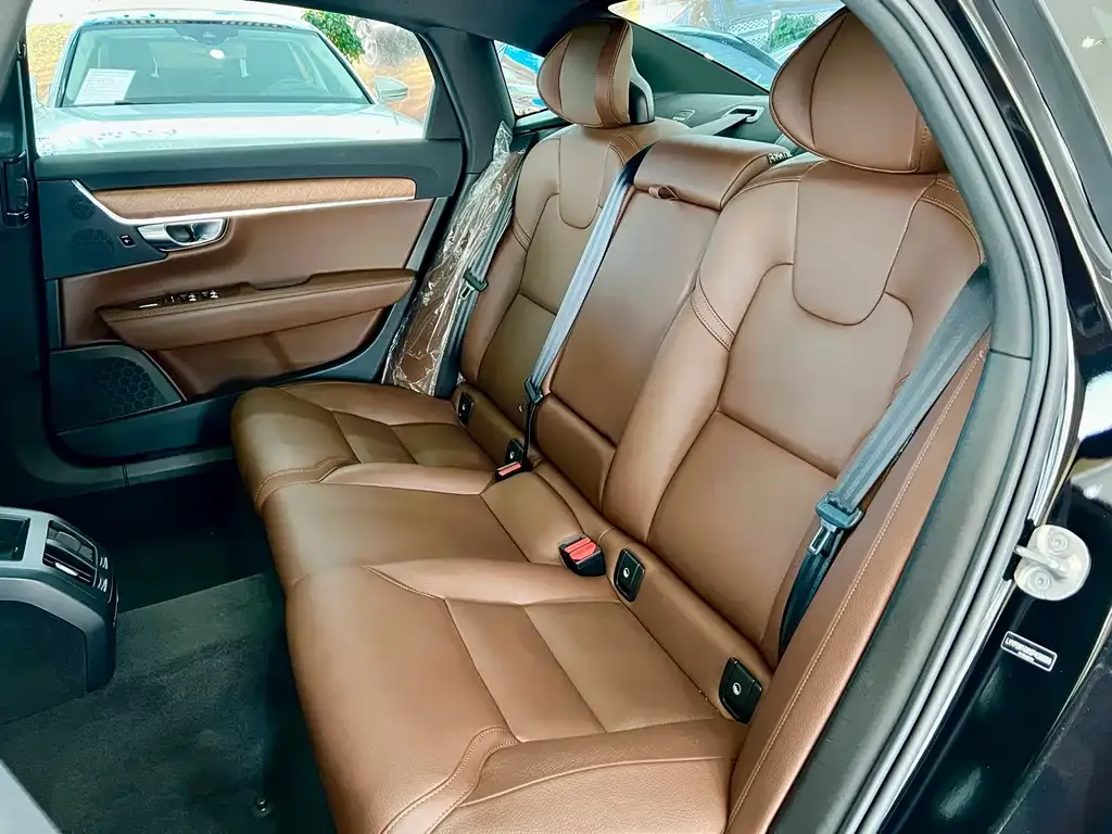 Volvo S90 — фото 7