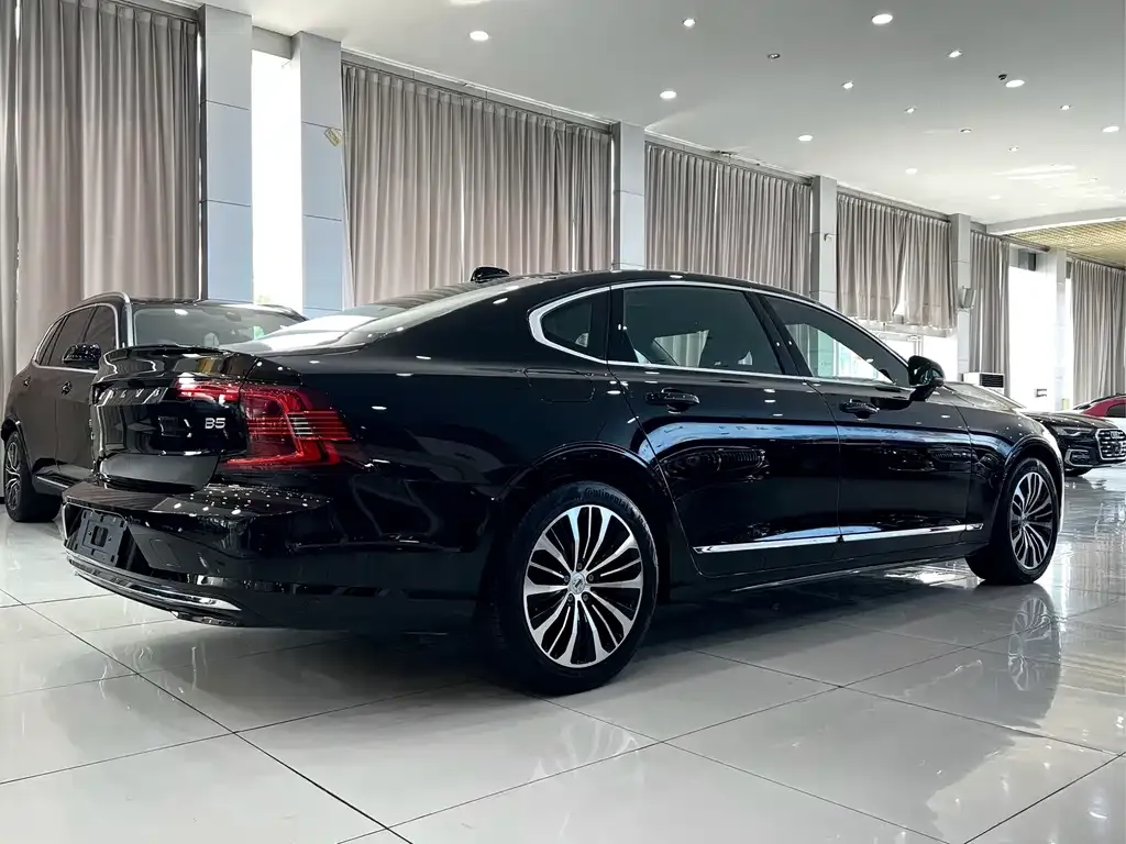 Volvo S90 — фото 4