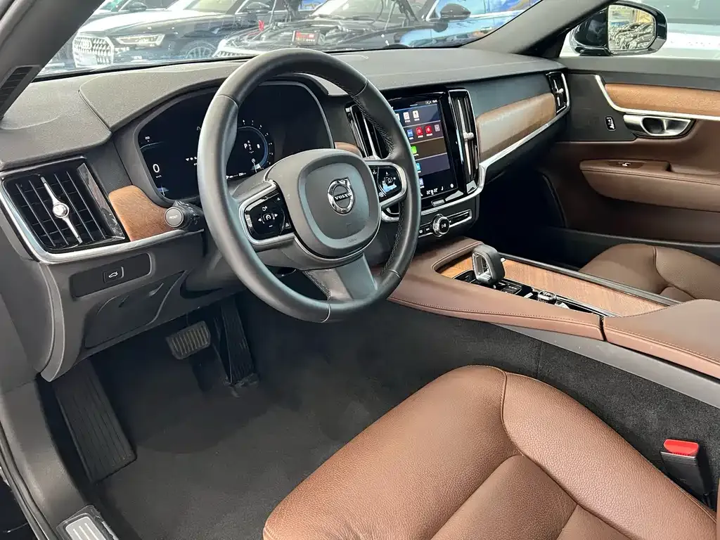 Volvo S90 — фото 8