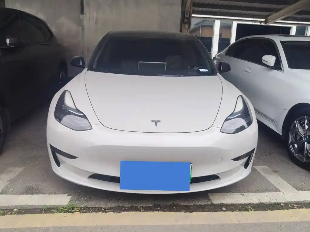 Tesla Model 3 — фото 10