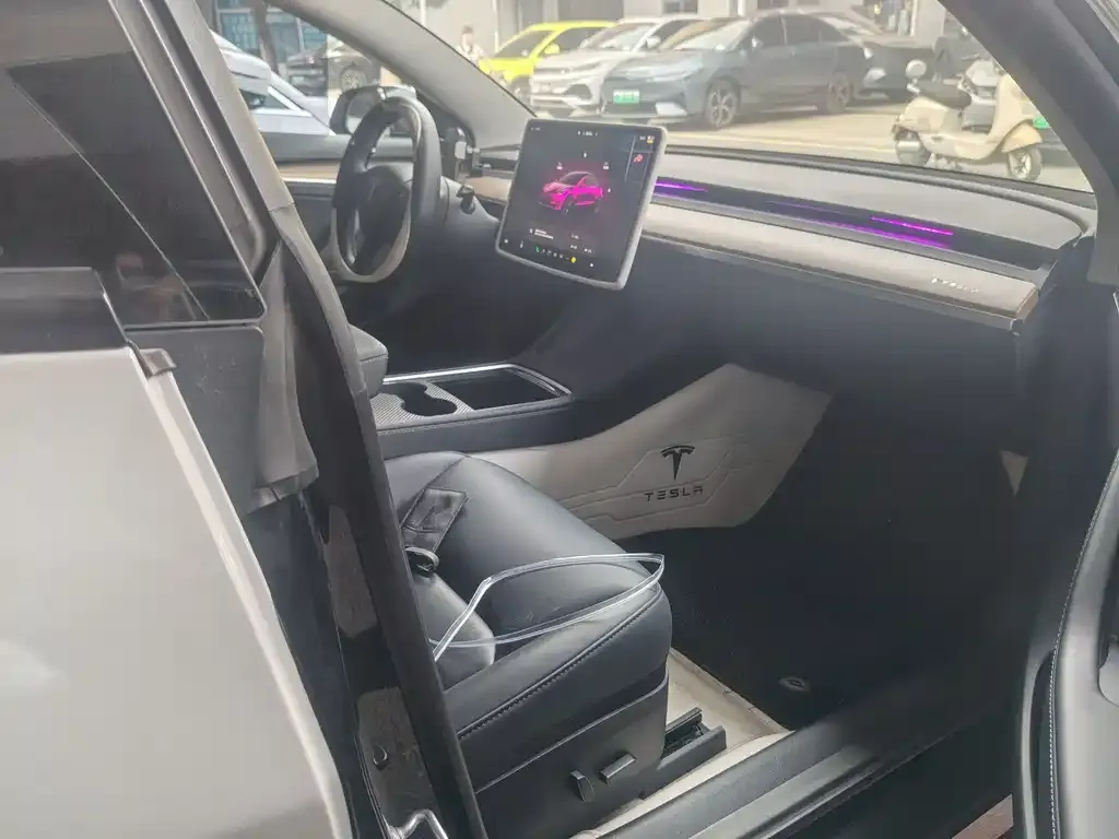 Tesla Model 3 — фото 6