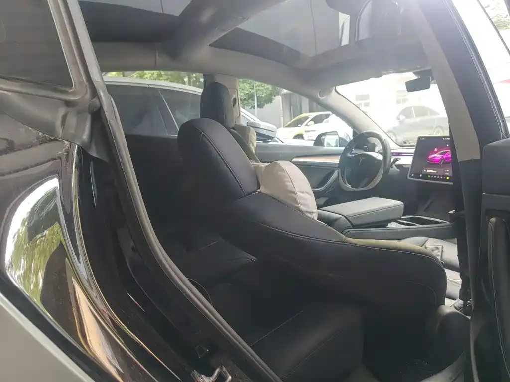 Tesla Model 3 — фото 2