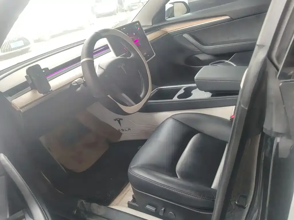 Tesla Model 3 — фото 3