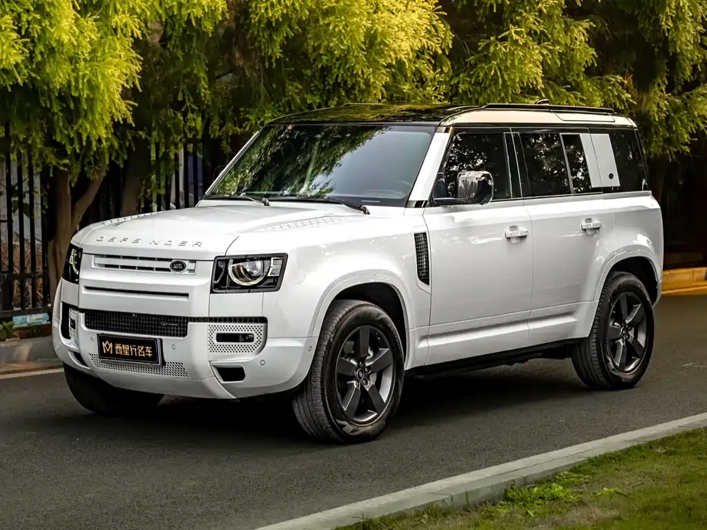 Land Rover Defender — фото 1