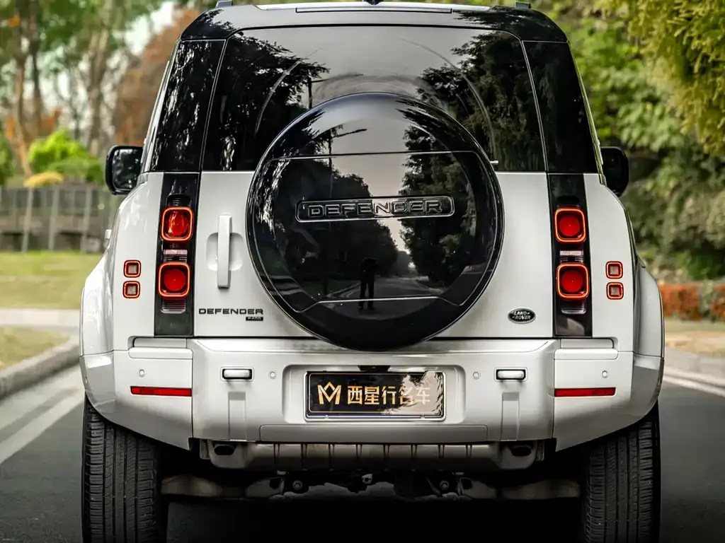Land Rover Defender — фото 7