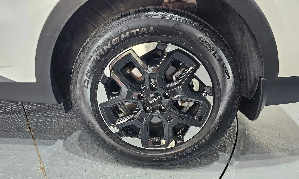 Kia Sorento — фото 9