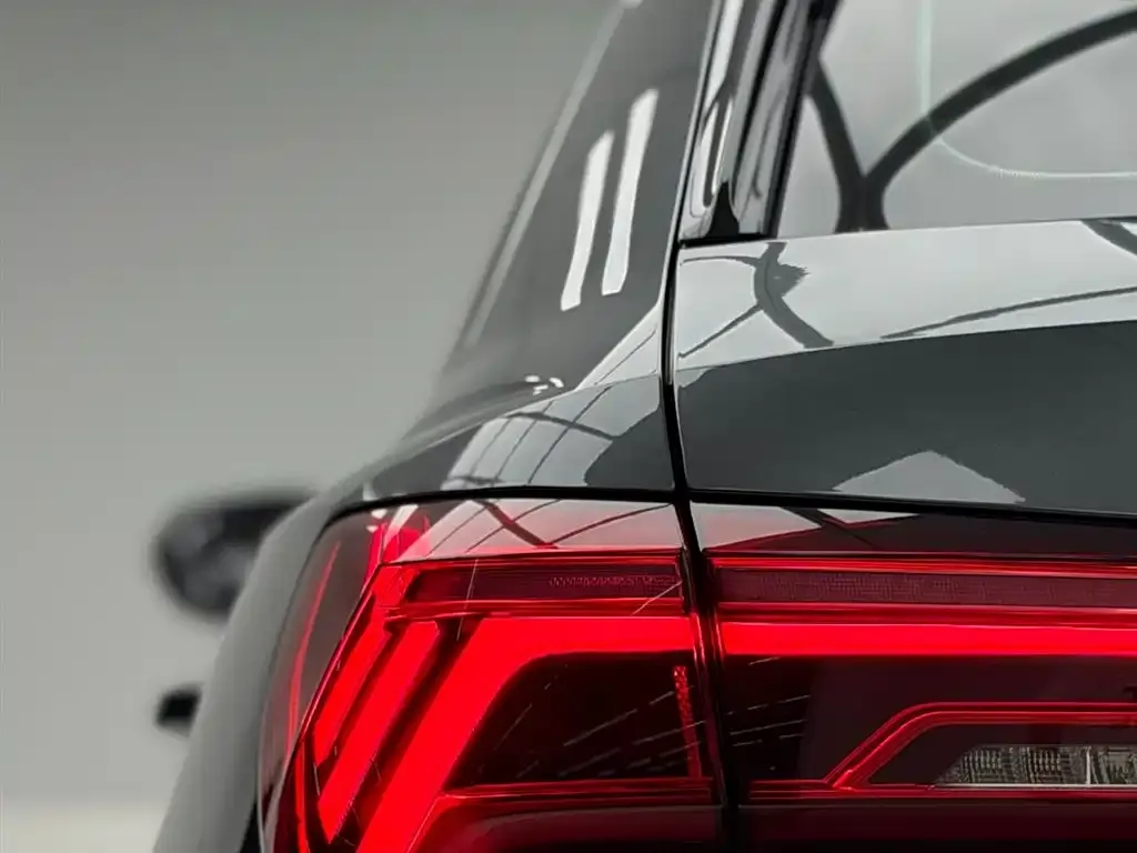 Audi Q3 — фото 2