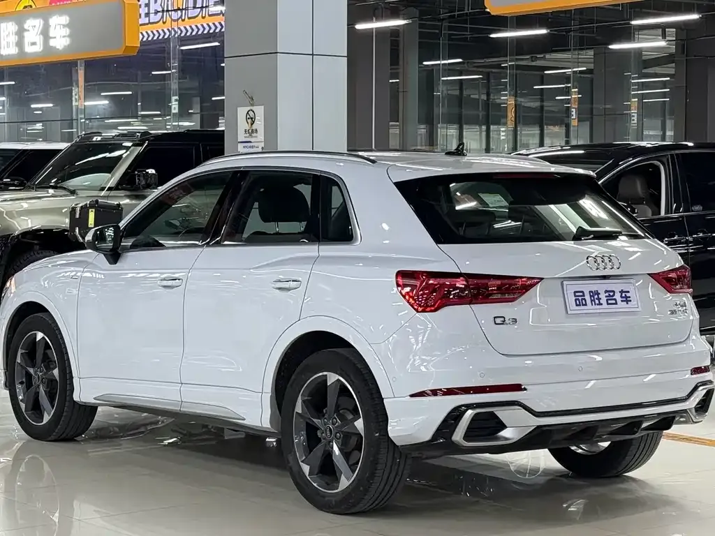 Audi Q3 — фото 6