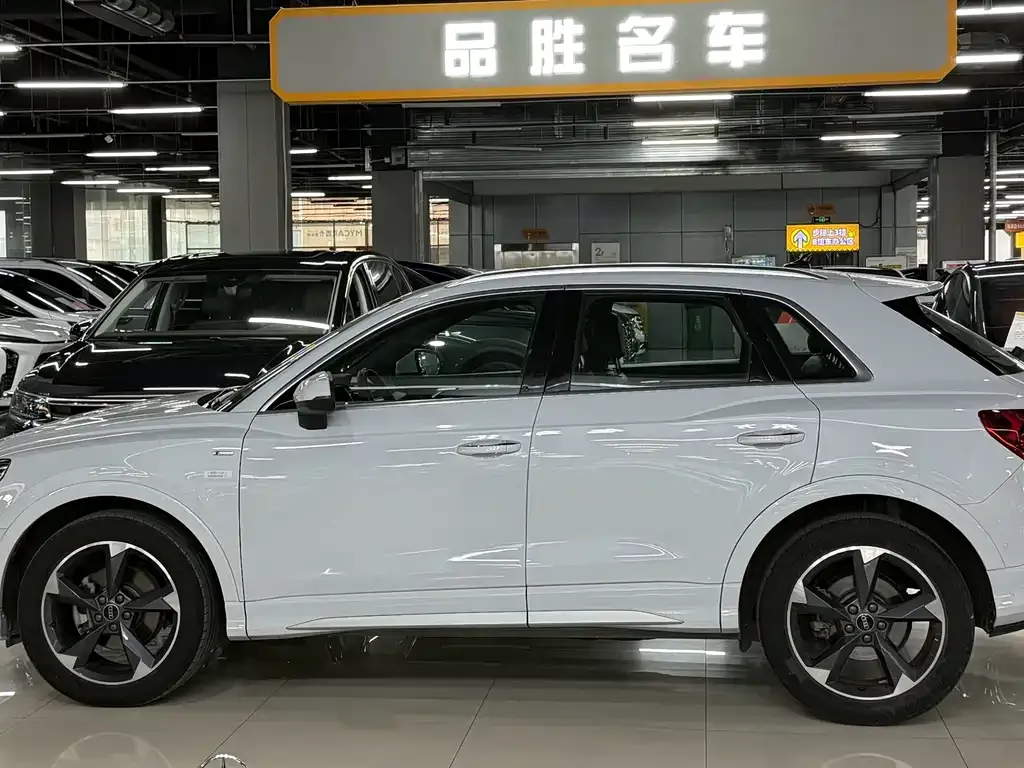 Audi Q3 — фото 5