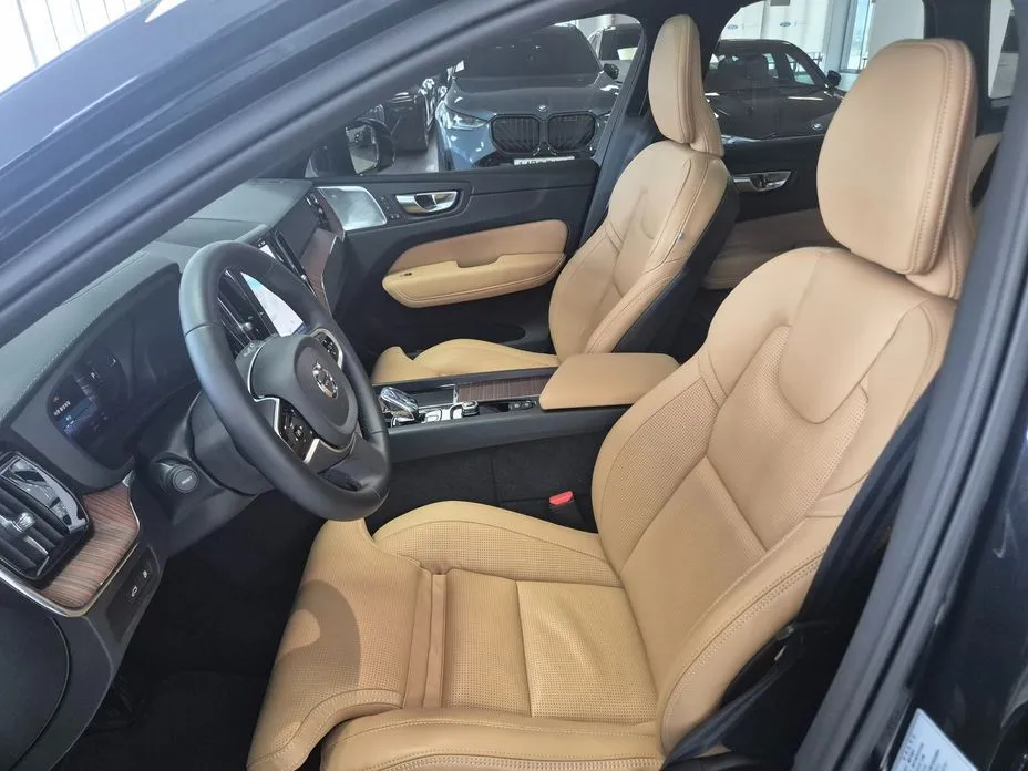 Volvo XC60 2025 из KR, фото 3