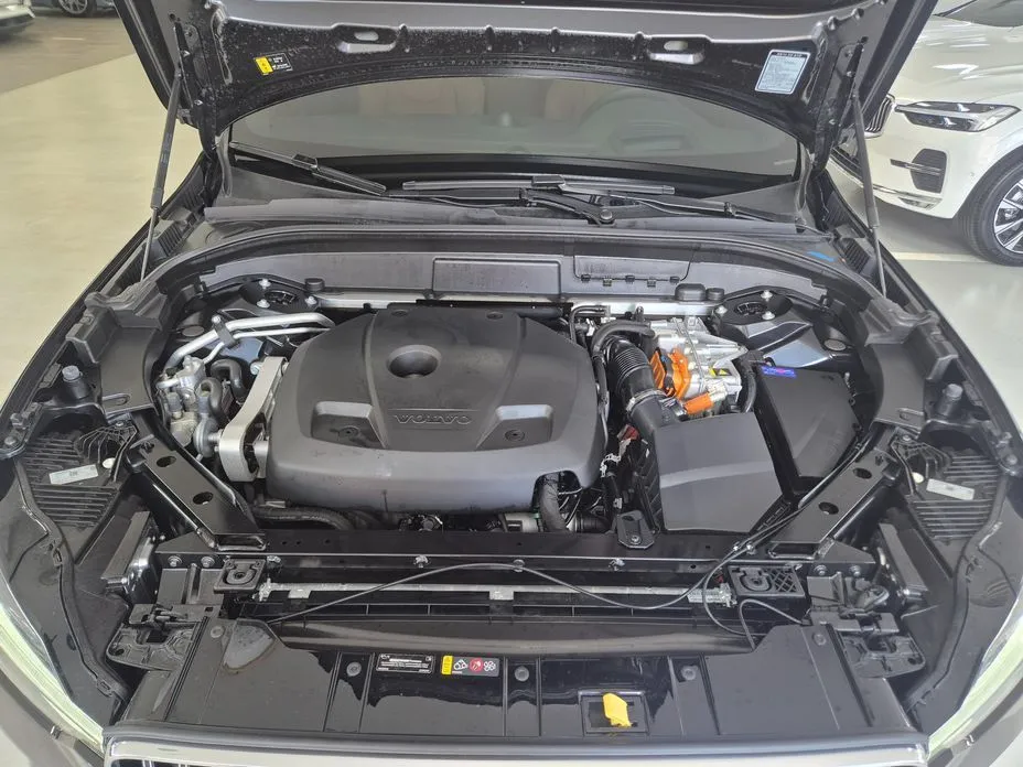 Volvo XC60 2025 из KR, фото 8