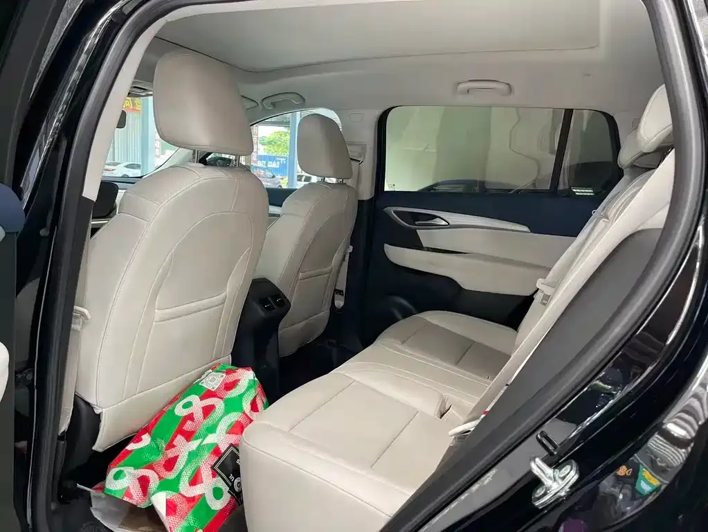 Buick Envision Plus — фото 6