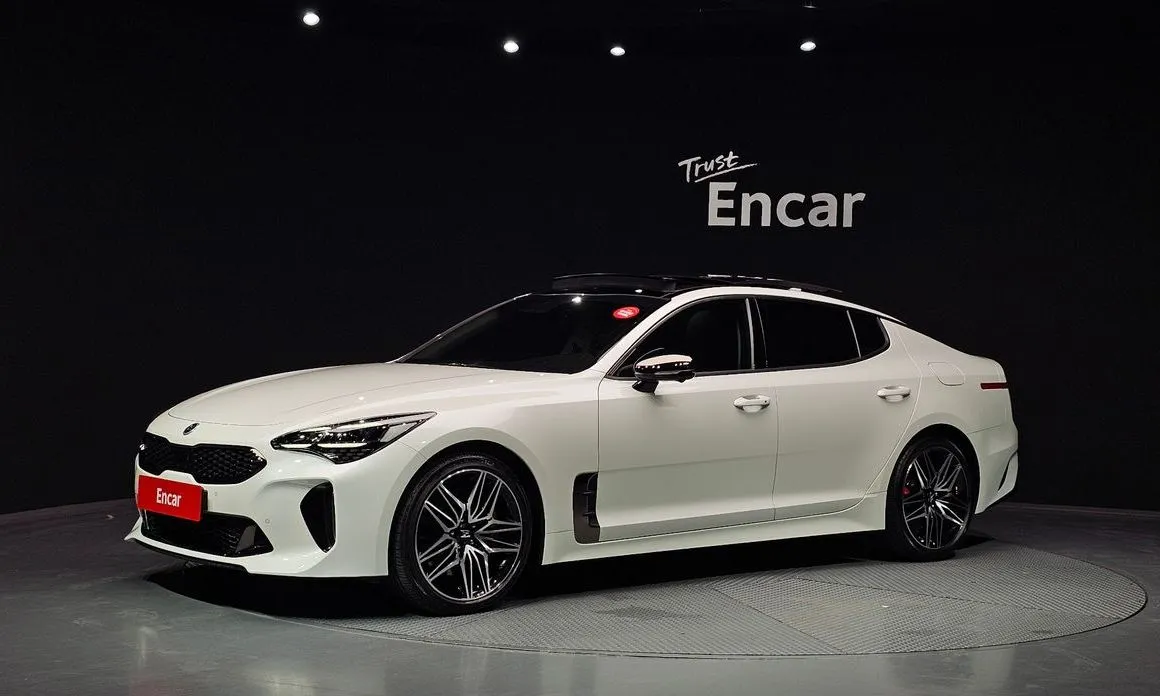 Kia Stinger — фото 1