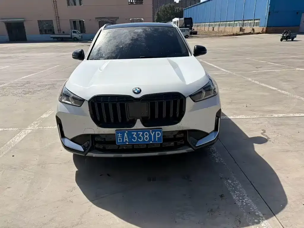BMW X1 — фото 1
