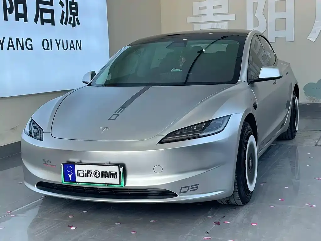 Tesla Model 3 — фото 1