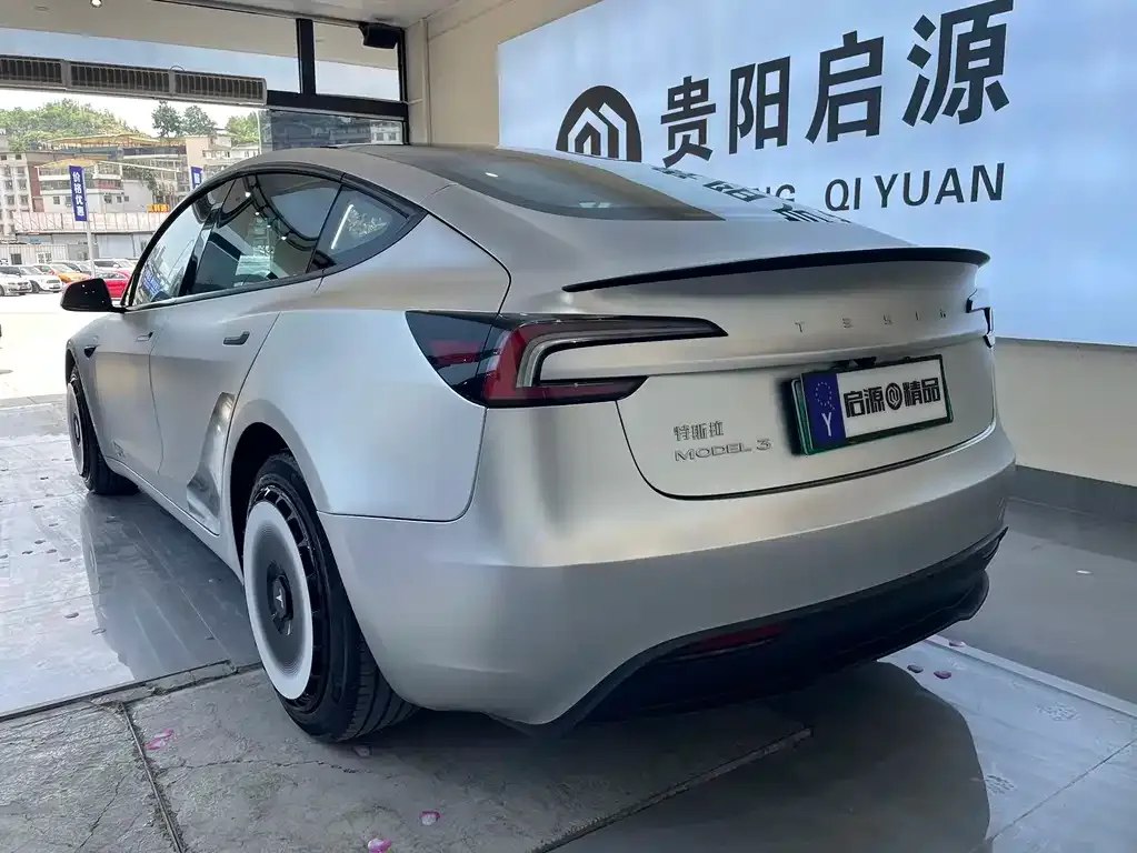Tesla Model 3 — фото 5