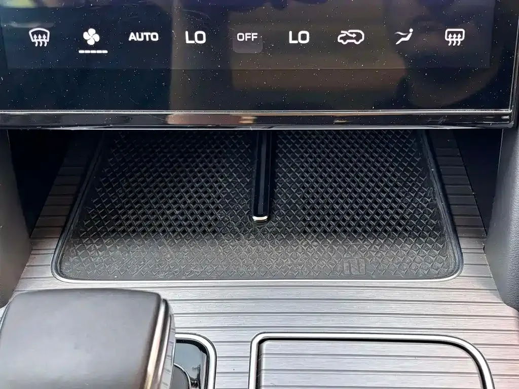 Hongqi HS7 PHEV 2024 из CN, фото 4