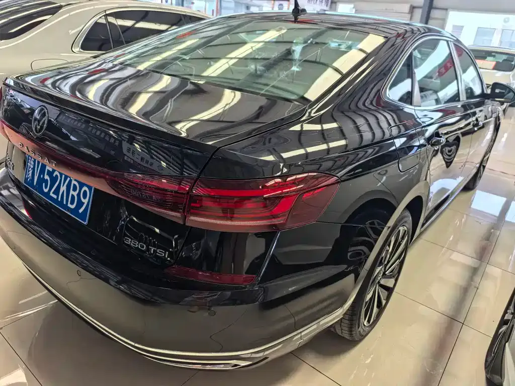 Volkswagen Passat — фото 6