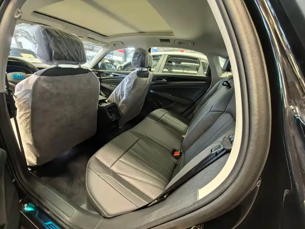 Volkswagen Passat — фото 7