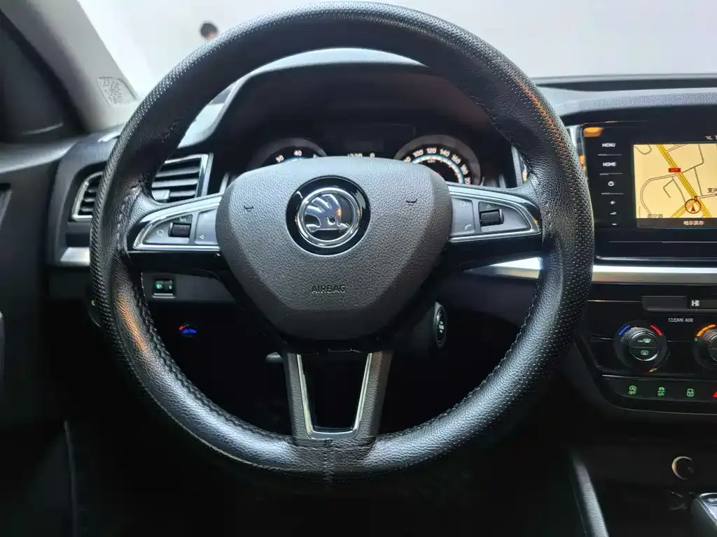 Skoda Kamiq — фото 9