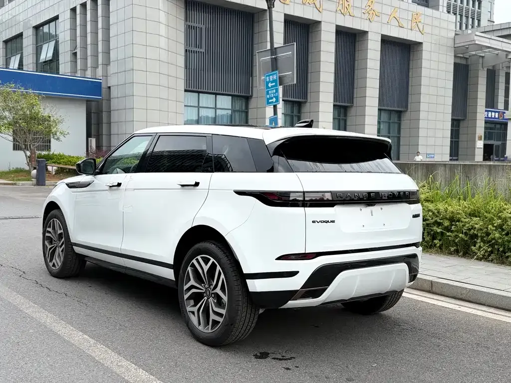 Land Rover Evoque — фото 10