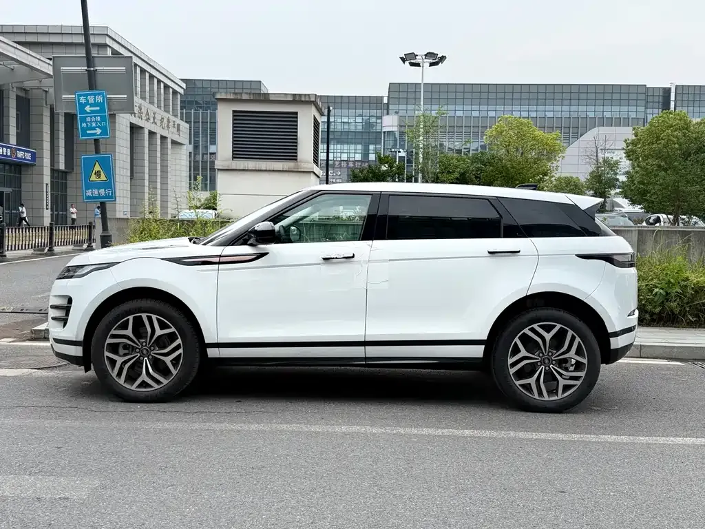 Land Rover Evoque — фото 8