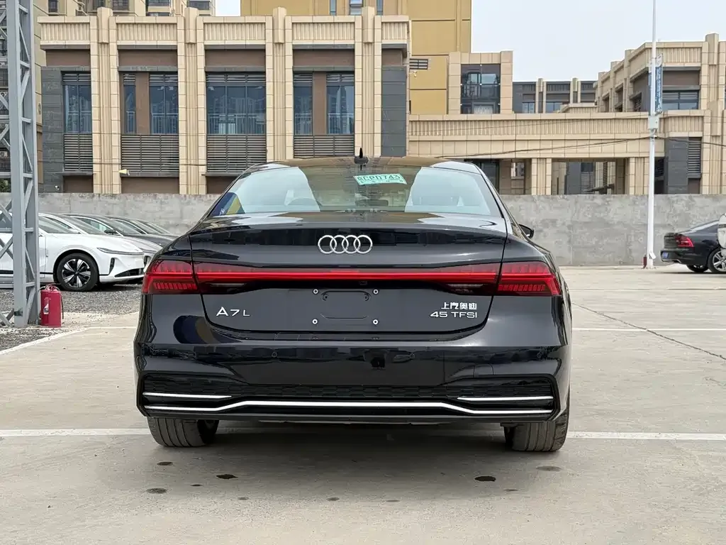 Audi A7L — фото 5