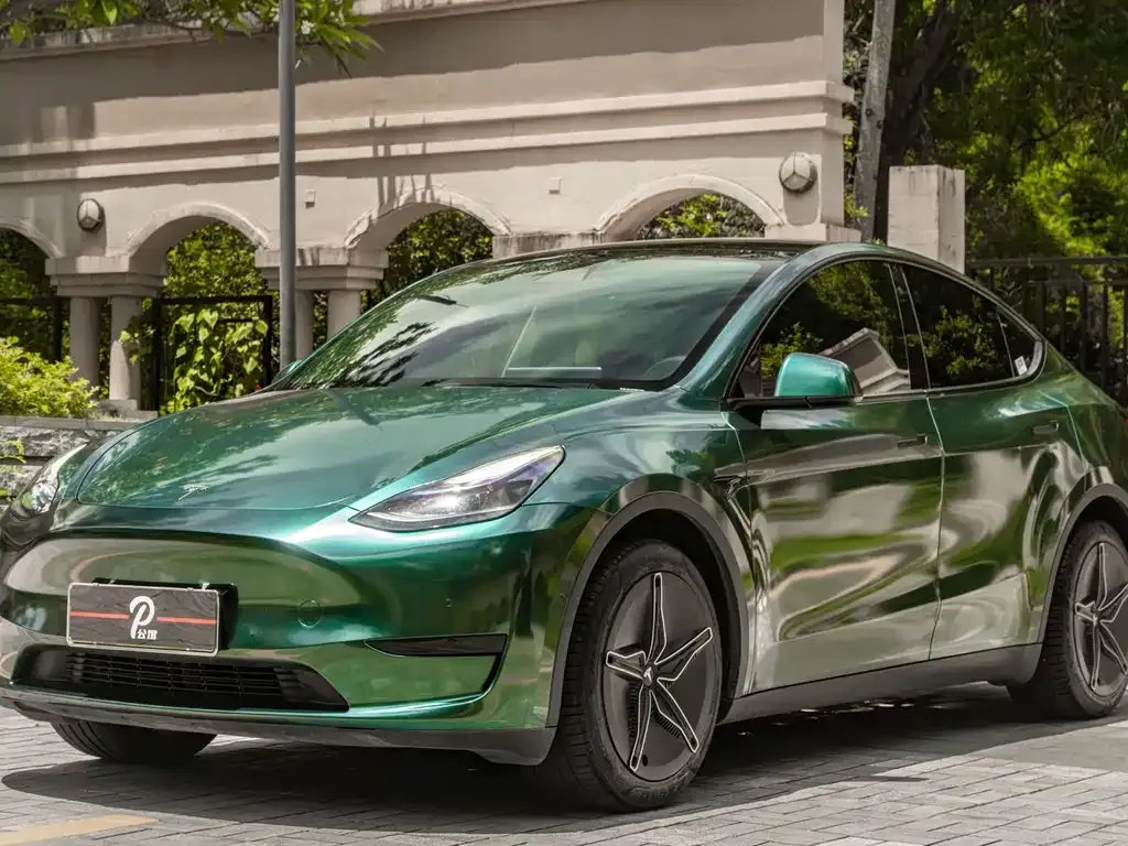 Tesla Model Y — фото 8