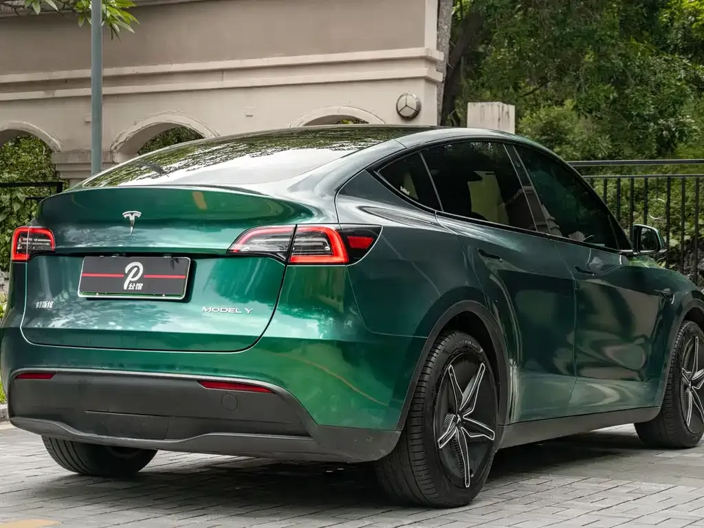 Tesla Model Y — фото 3