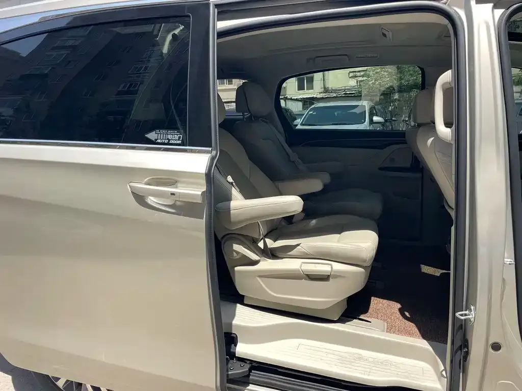 Buick GL8 2021 из CN, фото 5