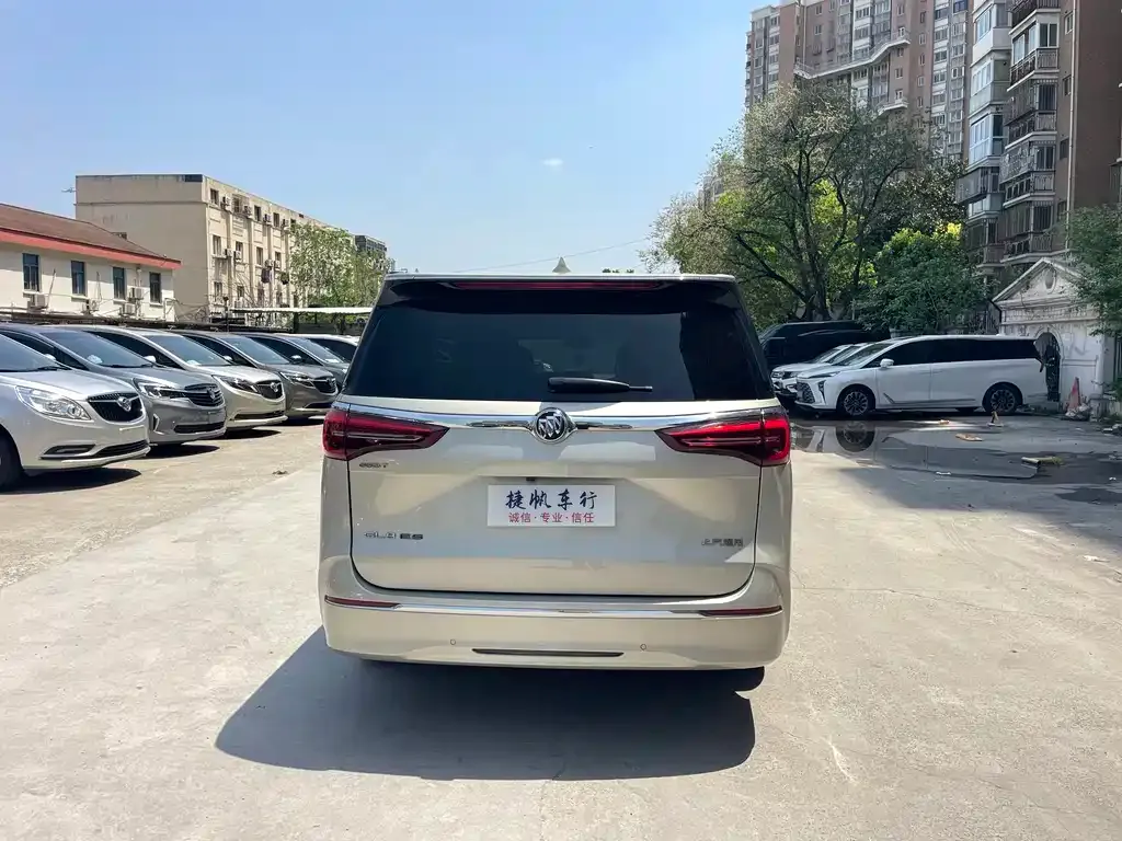 Buick GL8 2021 из CN, фото 2