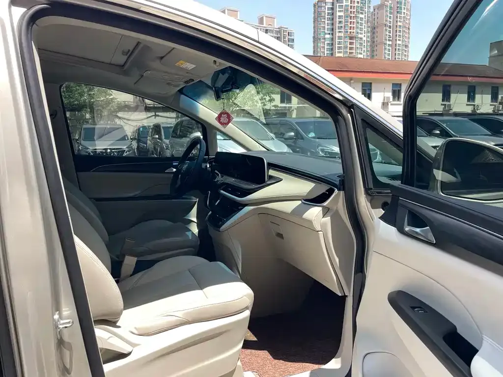 Buick GL8 2021 из CN, фото 9