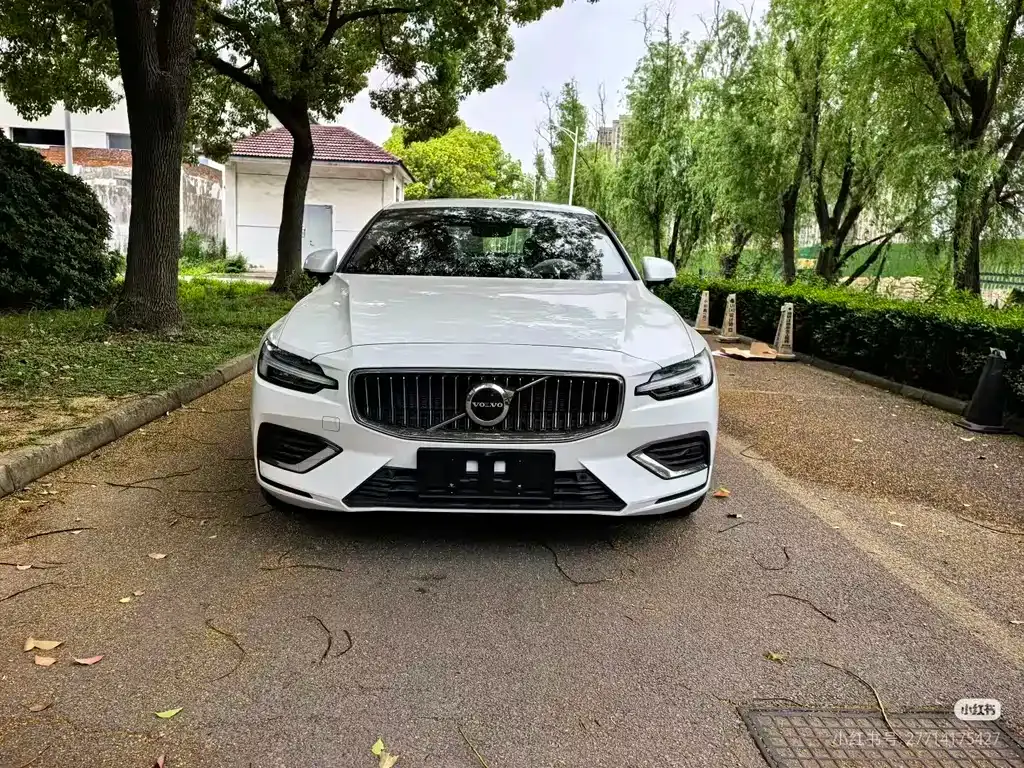 Volvo S60 — фото 8