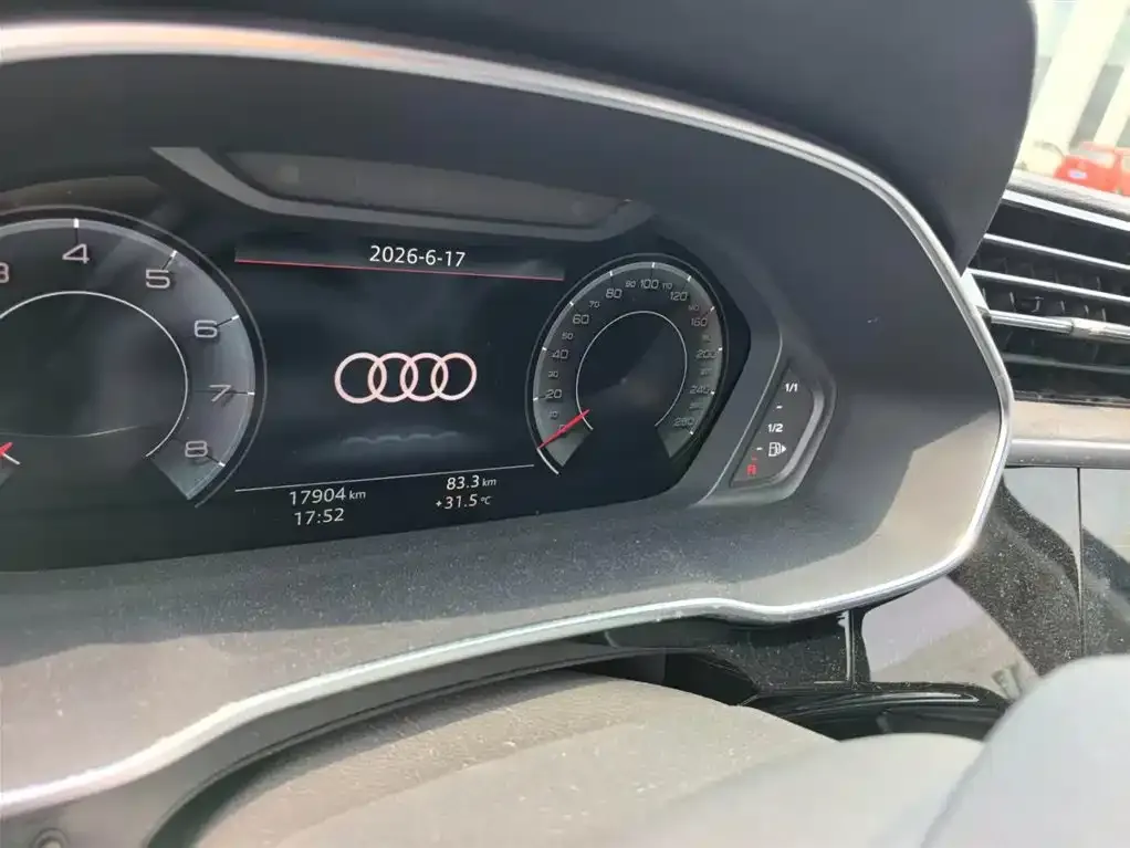 Audi Q3 — фото 4