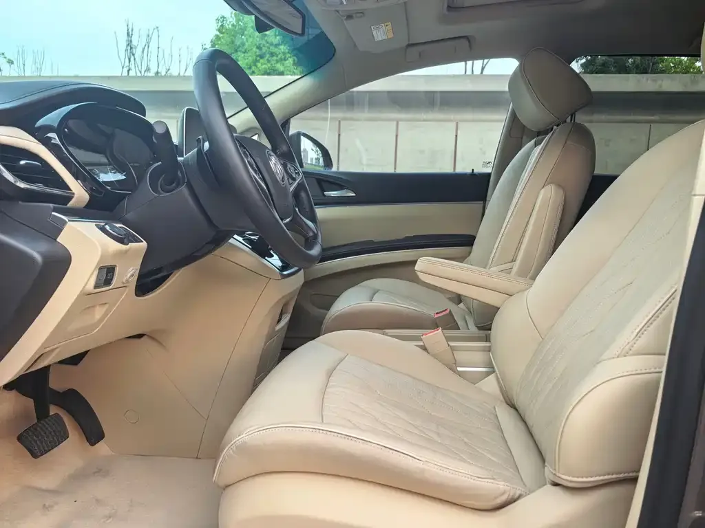 Buick GL8 2023 из CN, фото 3
