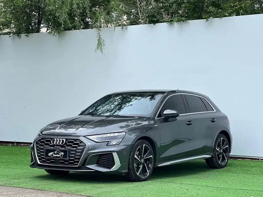 Audi A3 — фото 1