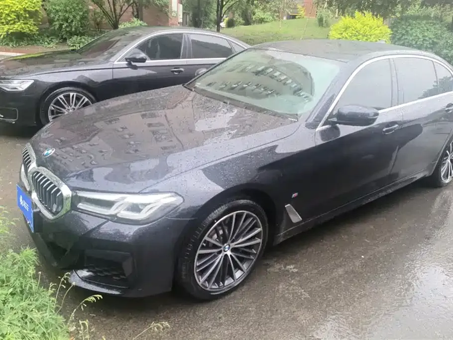 BMW 5 Series — фото 1