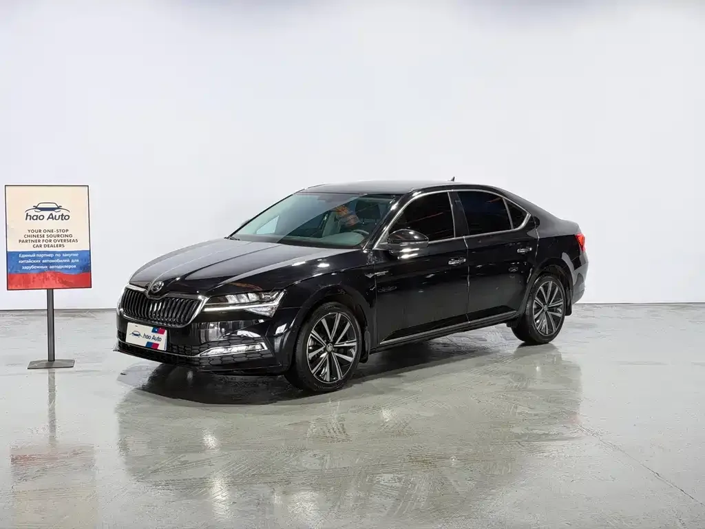 Skoda Superb — фото 1