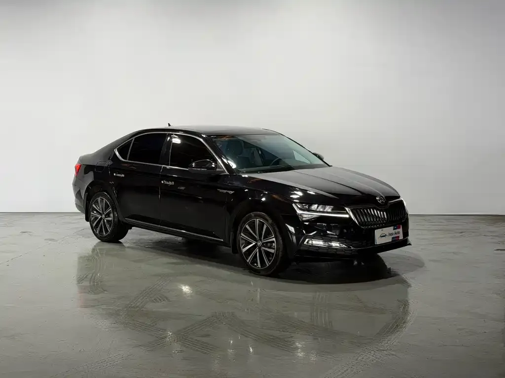 Skoda Superb — фото 2
