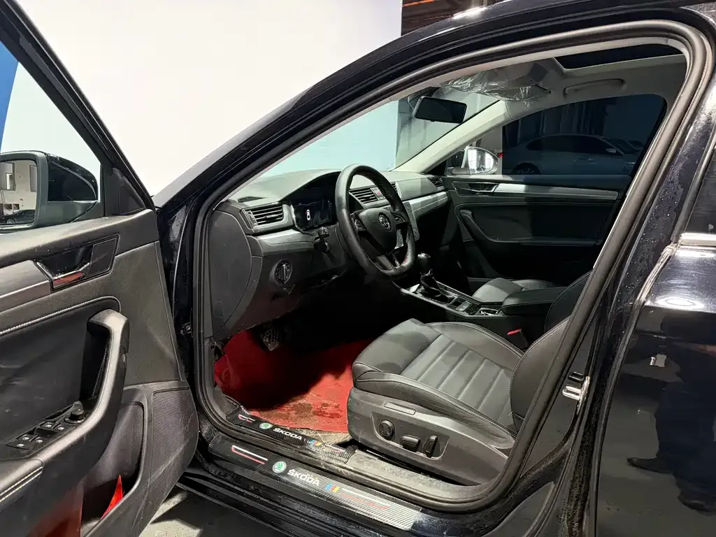 Skoda Superb — фото 6