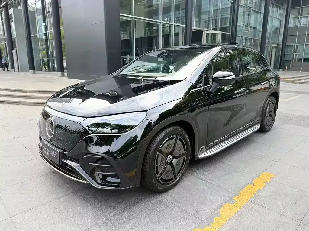 Mercedes-Benz EQE SUV — фото 1