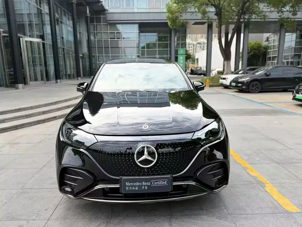 Mercedes-Benz EQE SUV — фото 10