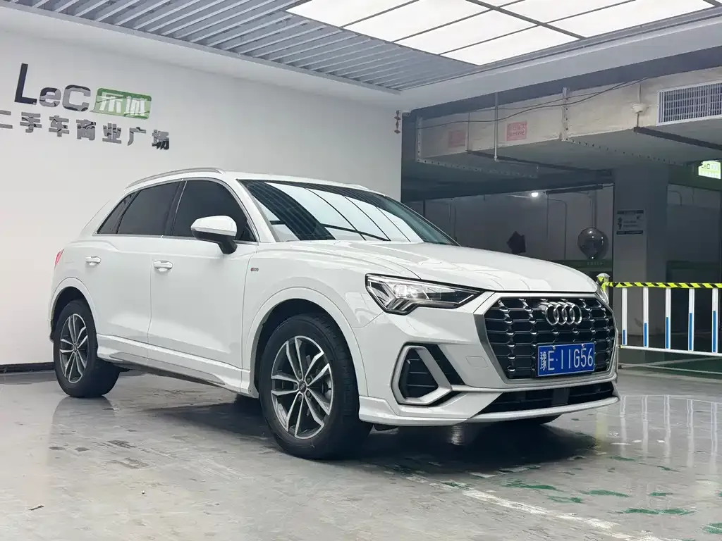 Audi Q3 — фото 10