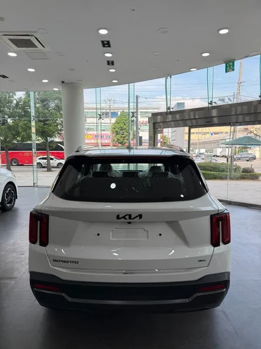 Kia Sorento — фото 3