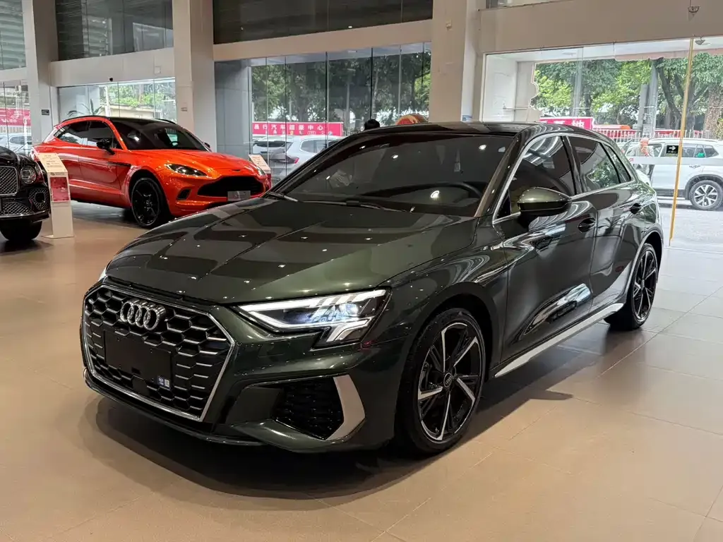 Audi A3 — фото 1