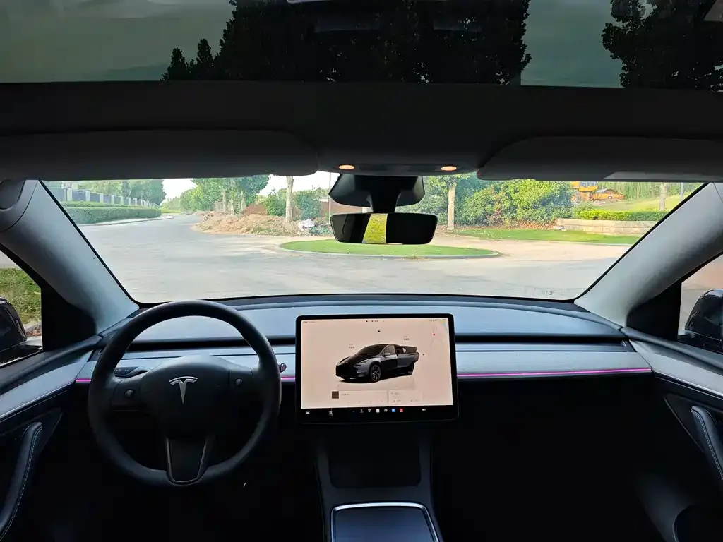 Tesla Model Y — фото 4